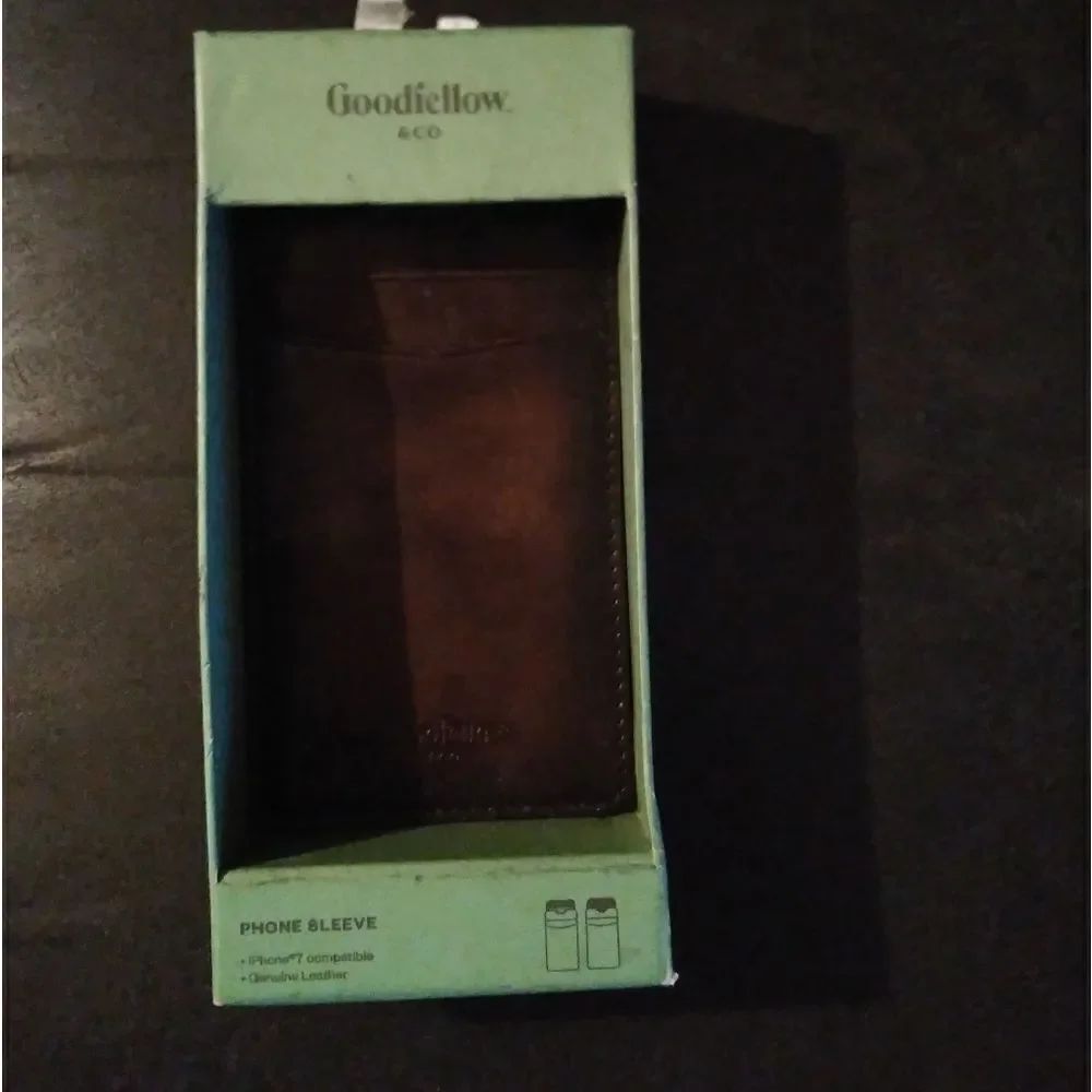 ⬇️⬇️⬇️Goodfellow & Co iPhone 7 Phone Sleeve